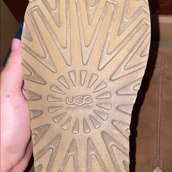 Uggs Bailey button triplet size 6 - Picture 5 of 7